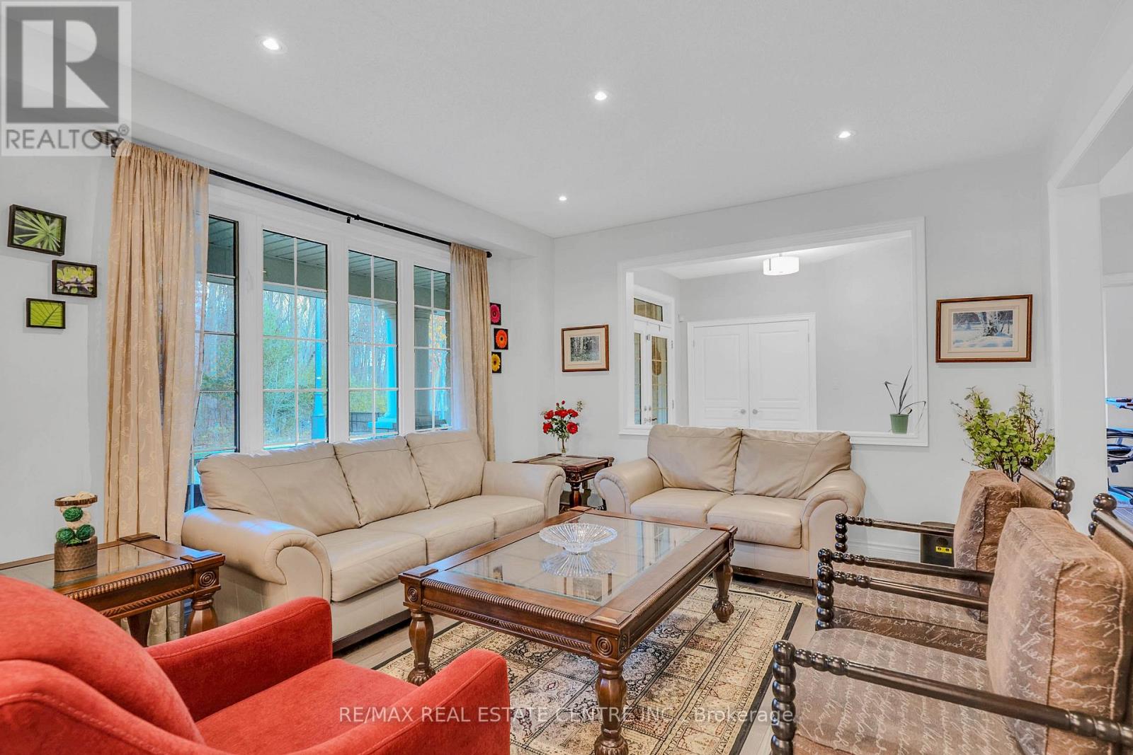 11 Mistyglen Crescent, Brampton, Ontario  L6Y 0X2 - Photo 8 - W12560946