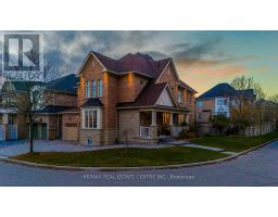 11 MISTYGLEN CRESCENT, Brampton, Ontario