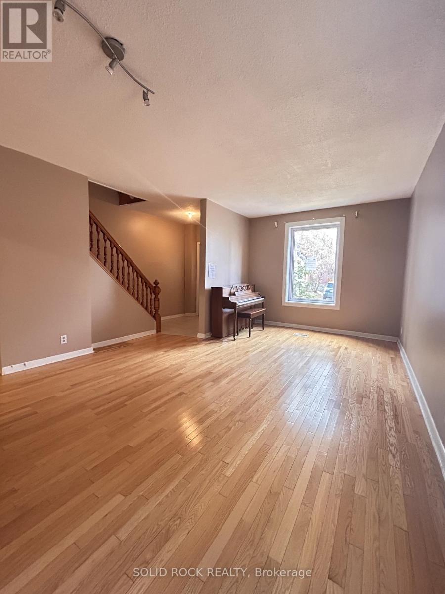 11 Melrose Avenue, Ottawa, Ontario  K1Y 1T8 - Photo 3 - X12561014