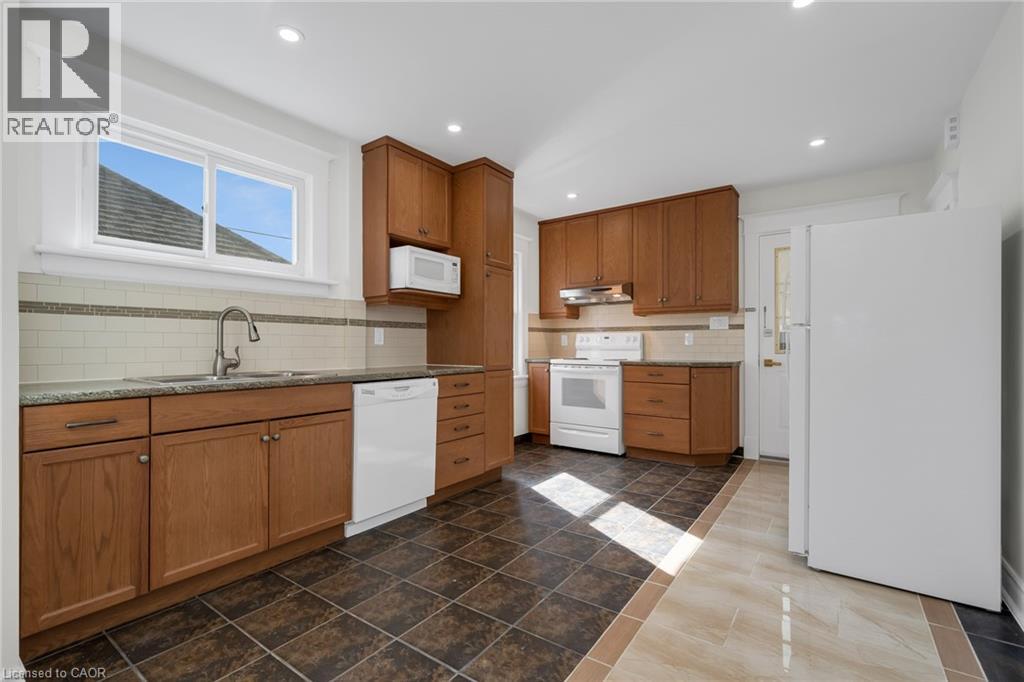 229 Geneva Street Unit# 2, St. Catharines, Ontario  L2R 4R1 - Photo 4 - 40789477