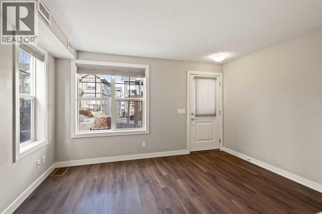 156 Evanscrest Gardens Nw, Calgary, Alberta  T3P 0S1 - Photo 4 - A2271092