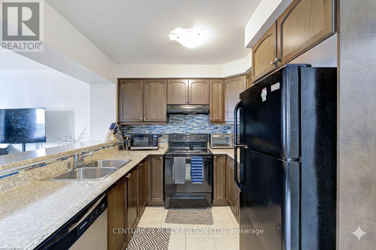 39 Vanhorne Close, Brampton, Ontario  L7A 0X8 - Photo 24 - W12560456