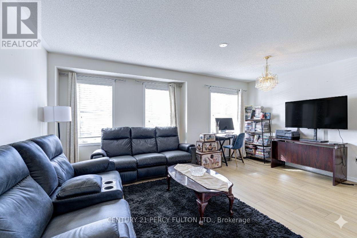 39 Vanhorne Close, Brampton, Ontario  L7A 0X8 - Photo 18 - W12560456