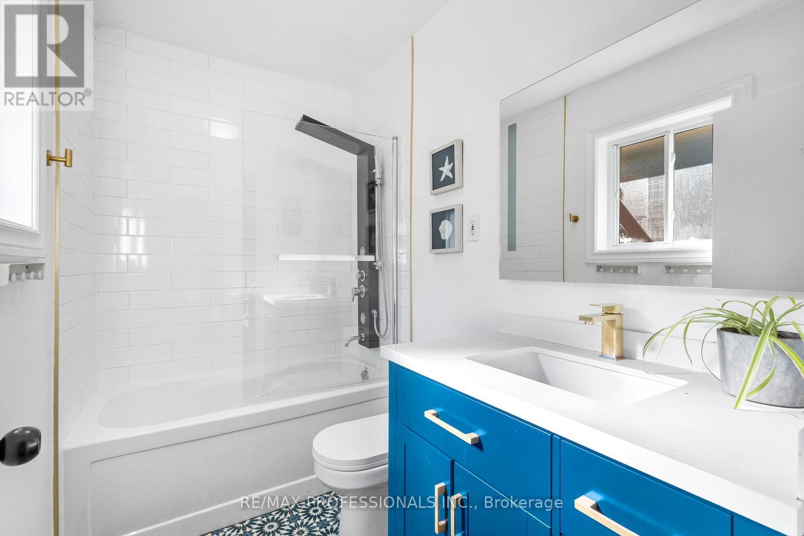 19 Mitcham Drive, Toronto, Ontario M8W 2J6 - Photo 14 - W12560788