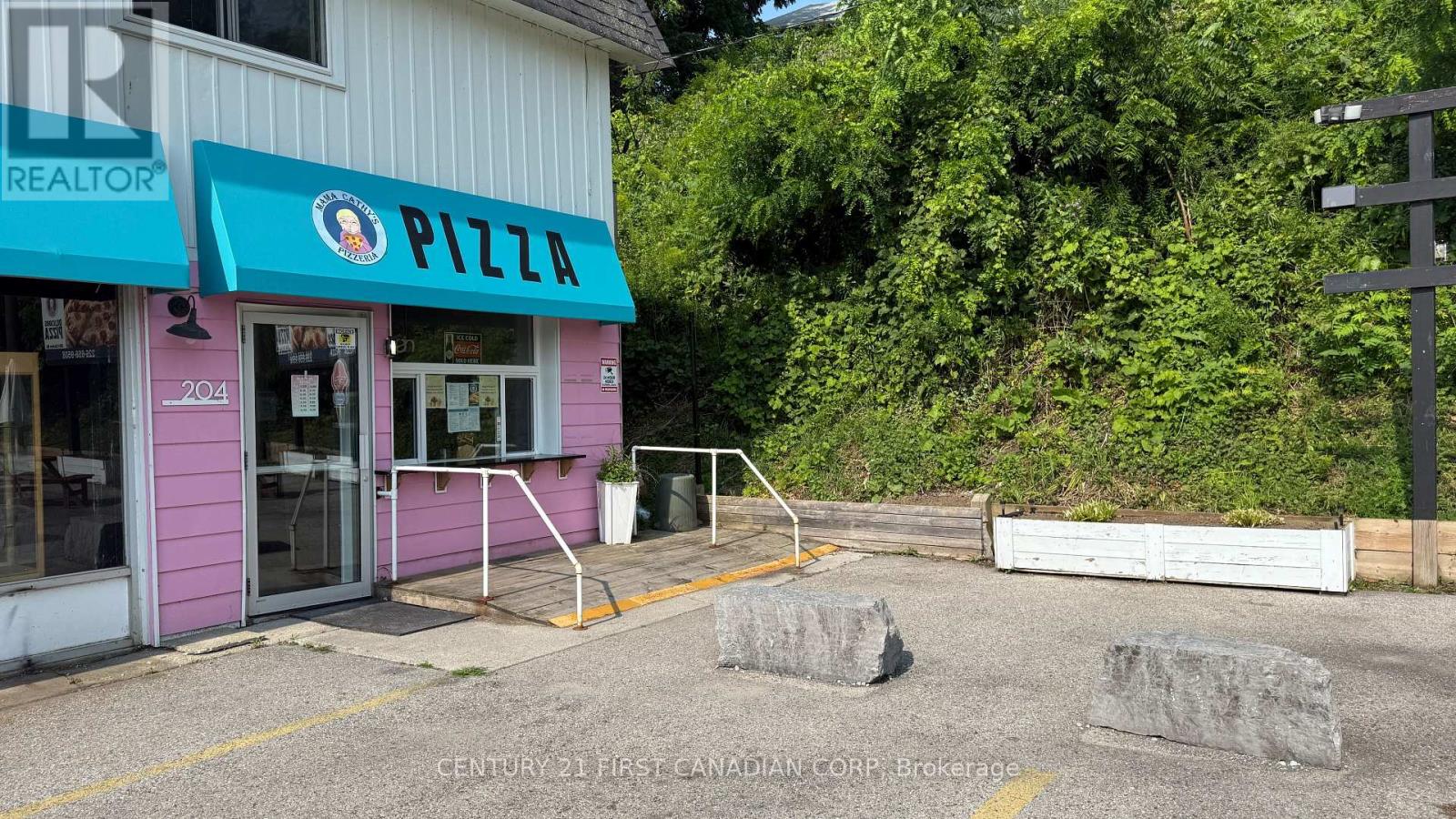 204 Carlow Road, Central Elgin, Ontario  N5L 1C5 - Photo 1 - X12327101