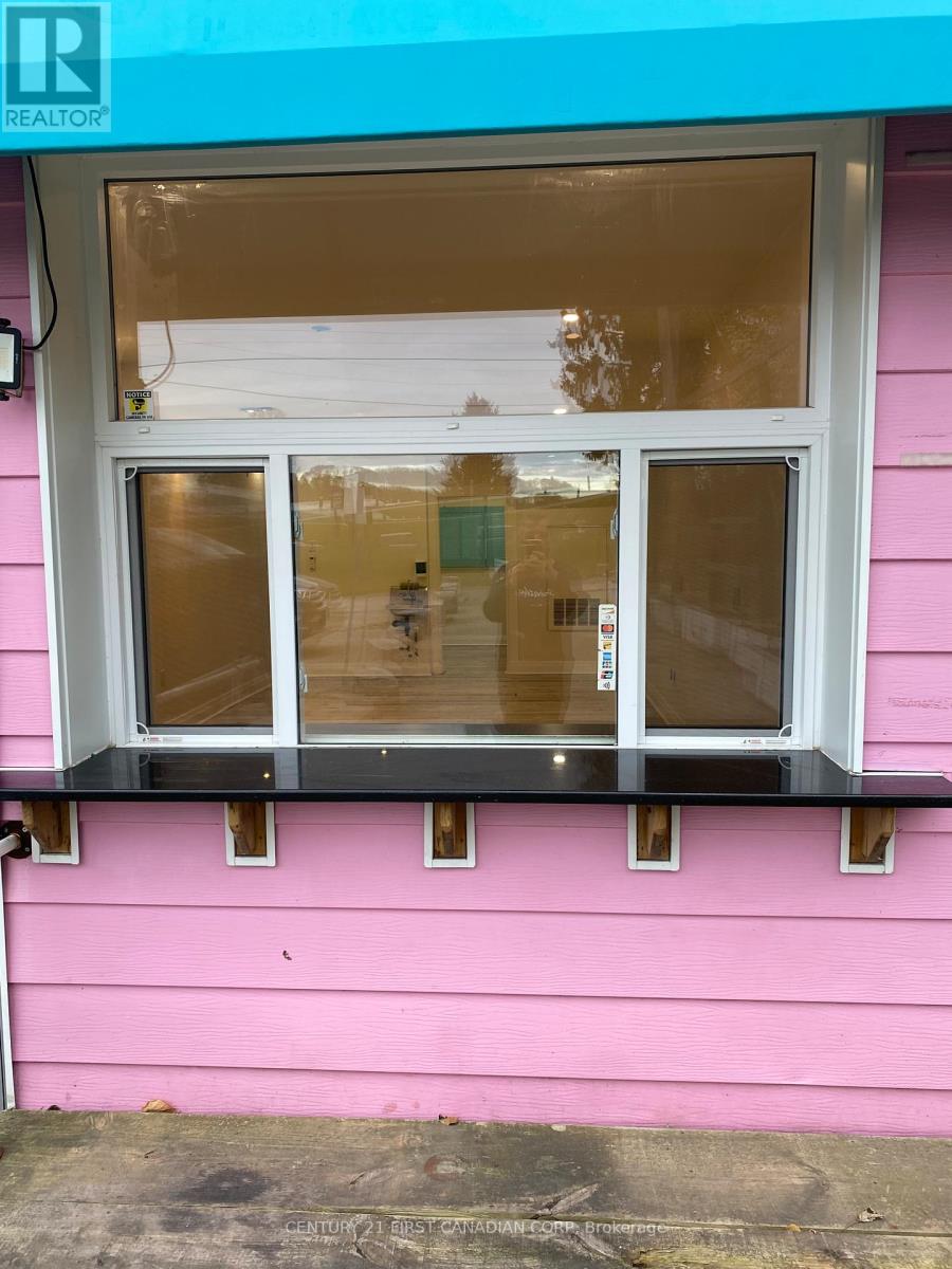 204 Carlow Road, Central Elgin, Ontario  N5L 1C5 - Photo 3 - X12327101