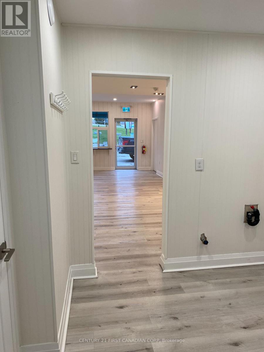 204 Carlow Road, Central Elgin, Ontario  N5L 1C5 - Photo 7 - X12327101