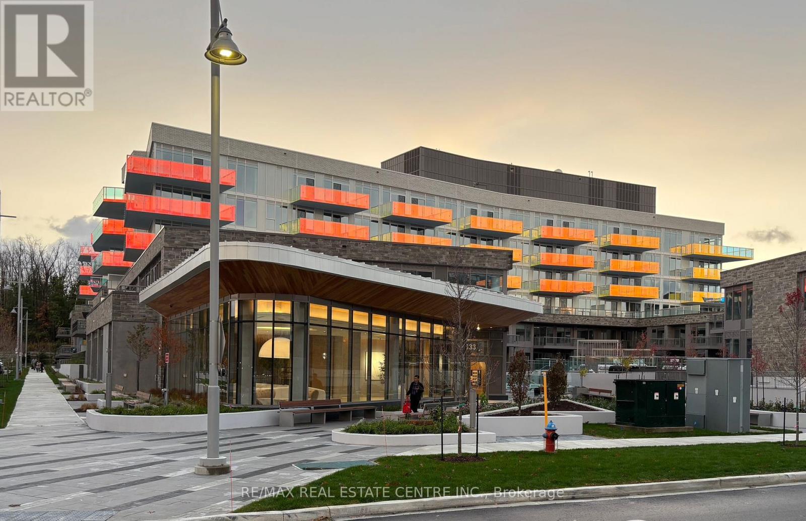 262 - 333 Sunseeker Avenue, Innisfil, Ontario  L9S 0R6 - Photo 2 - N12560970