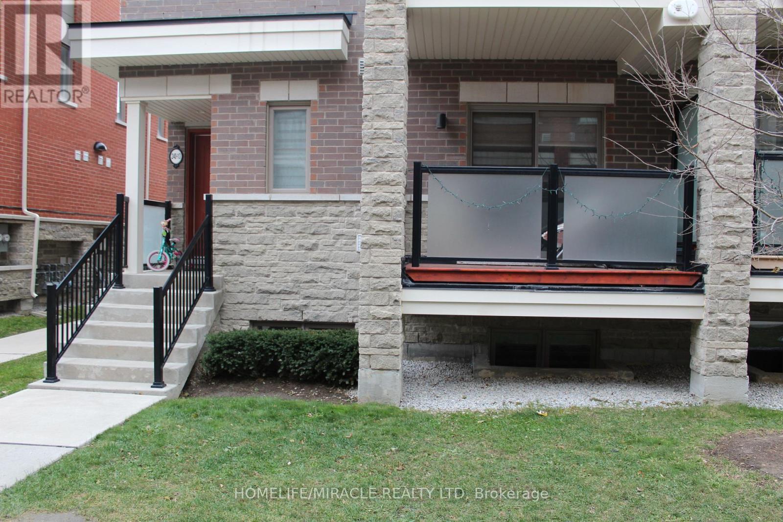 5 - 240 Lagerfeld Drive, Brampton, Ontario  L7A 5G9 - Photo 3 - W12560964