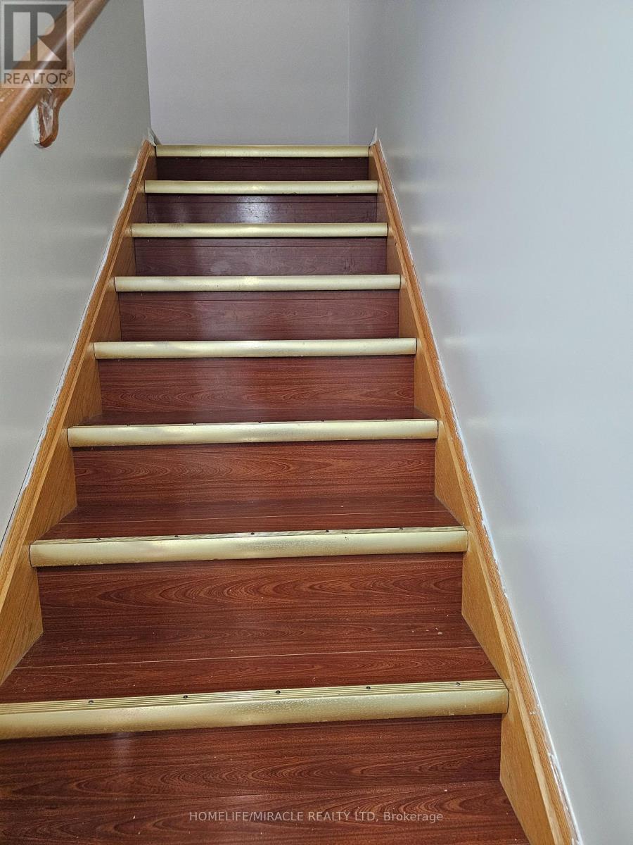 20 Whiteface Crescent, Brampton, Ontario  L6X 4W6 - Photo 12 - W12560968