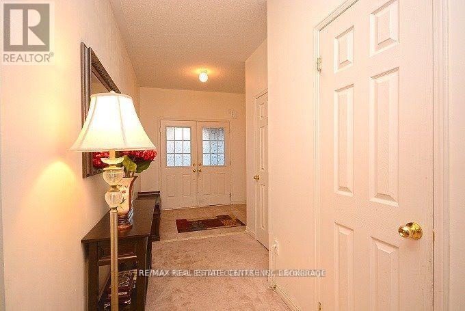 781 Shanks Heights, Milton, Ontario  L9T 7P8 - Photo 2 - W12560994