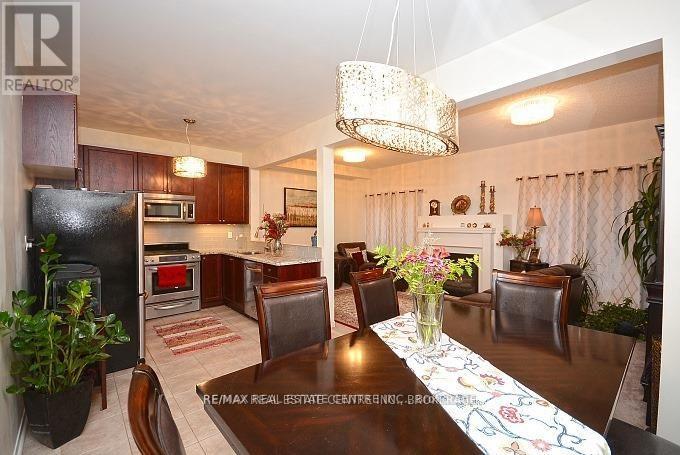 781 Shanks Heights, Milton, Ontario  L9T 7P8 - Photo 4 - W12560994