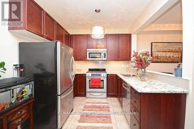 781 Shanks Heights, Milton, Ontario  L9T 7P8 - Photo 7 - W12560994