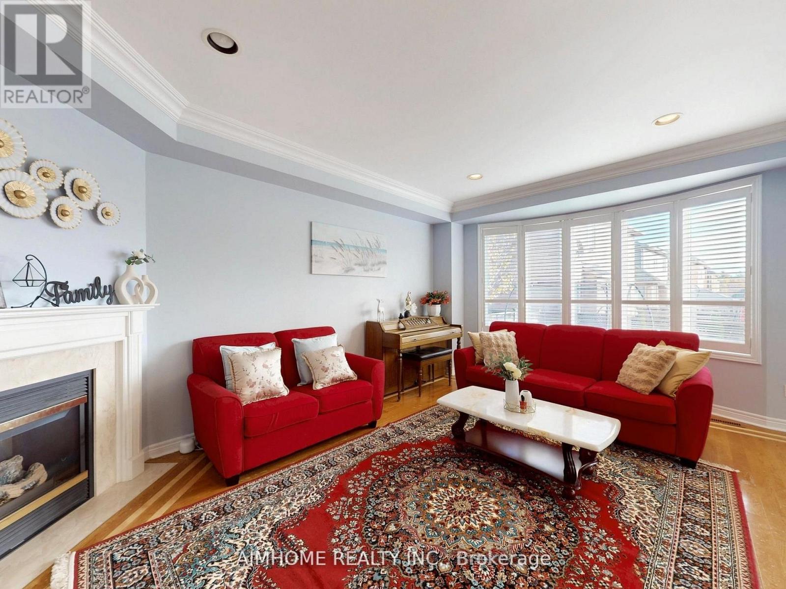 2051 Ashmore Drive, Oakville, Ontario  L6M 4T1 - Photo 10 - W12560996