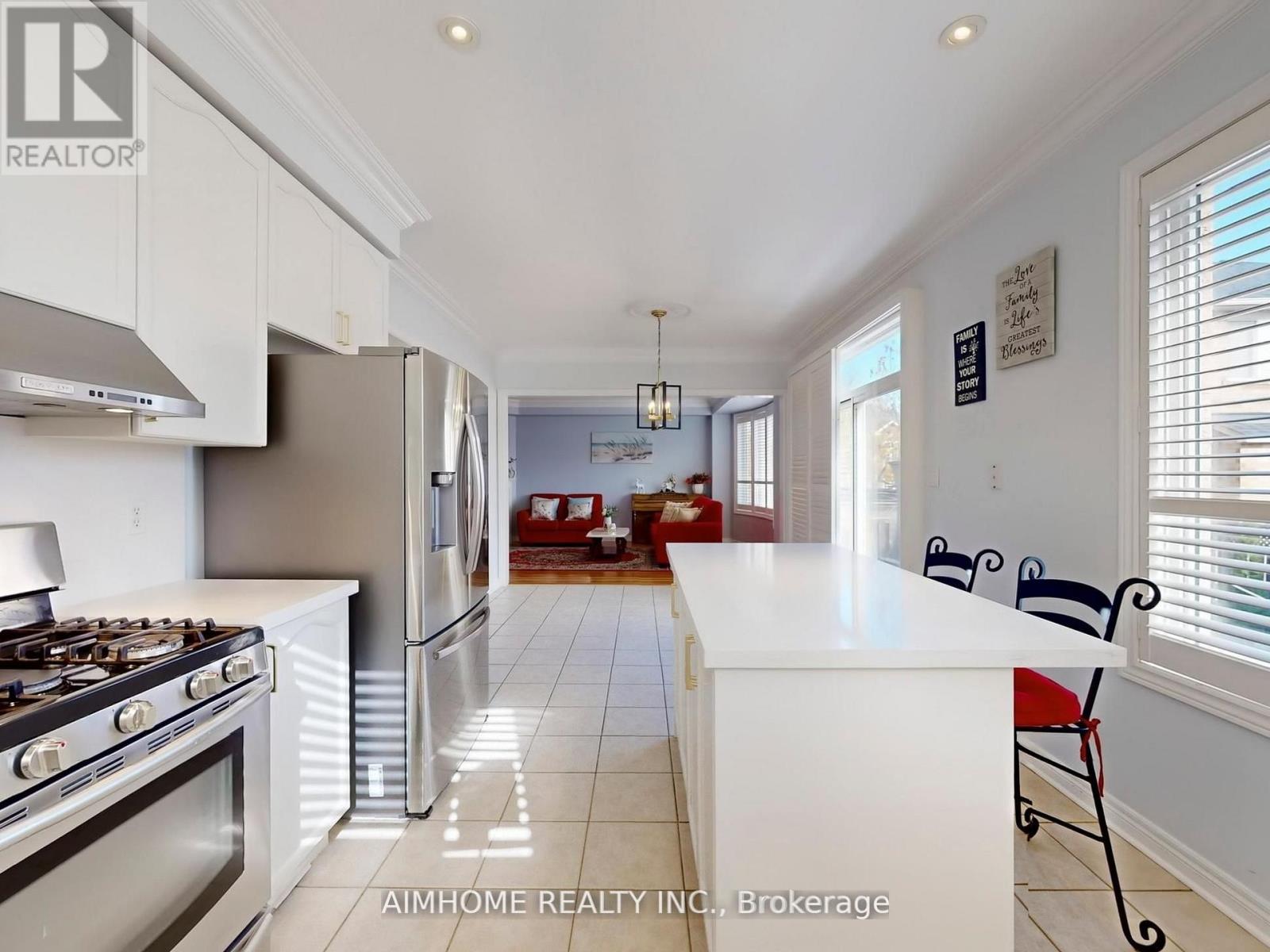 2051 Ashmore Drive, Oakville, Ontario  L6M 4T1 - Photo 13 - W12560996