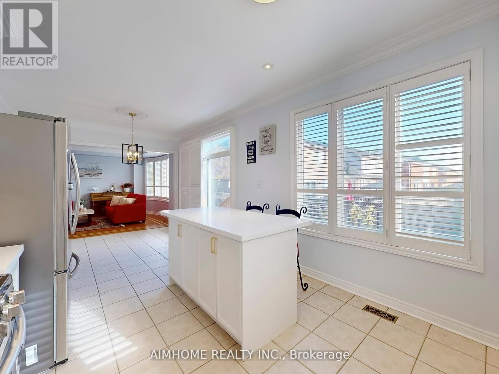 2051 Ashmore Drive, Oakville, Ontario  L6M 4T1 - Photo 16 - W12560996