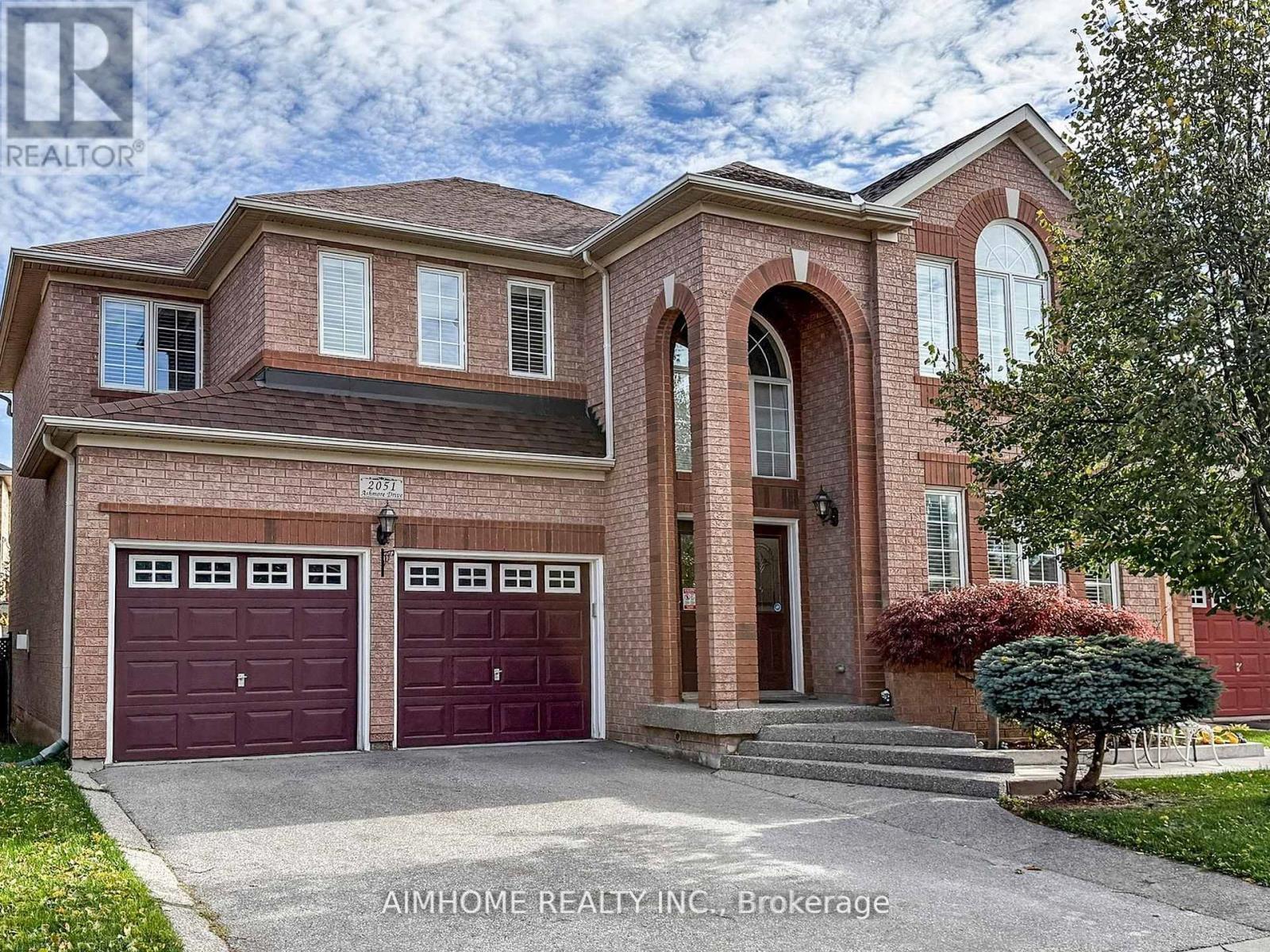 2051 Ashmore Drive, Oakville, Ontario  L6M 4T1 - Photo 2 - W12560996