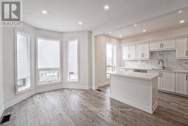 Upper - 360 Cannon Street, Hamilton, Ontario  L8L 2C2 - Photo 4 - X12560962