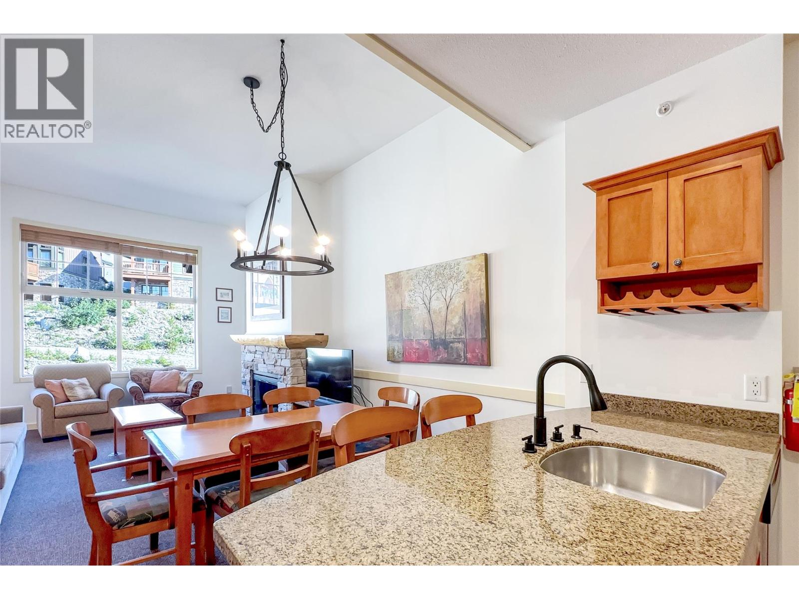 255 Feathertop Way Unit# 320 Big White Photo 9