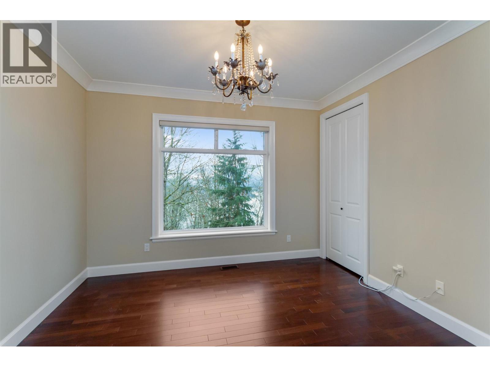 5521 Bessborough Drive, Burnaby, British Columbia  V5B 1E1 - Photo 19 - R3067627