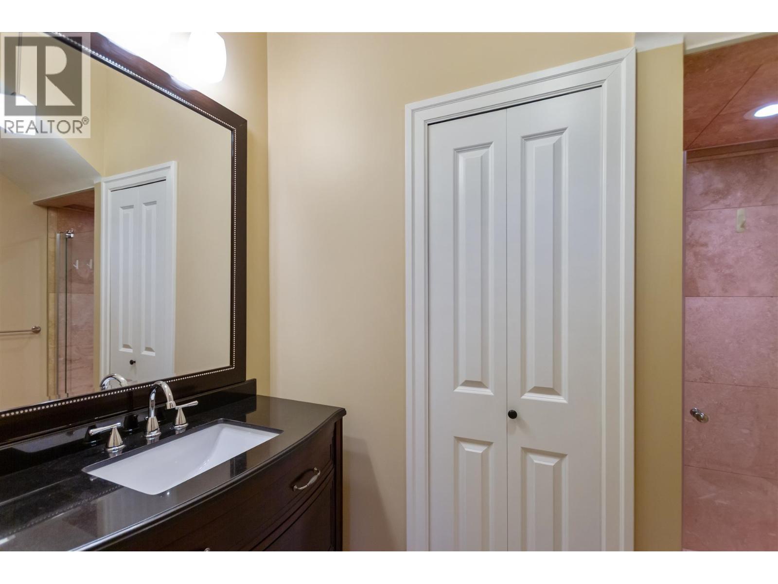 5521 Bessborough Drive, Burnaby, British Columbia  V5B 1E1 - Photo 30 - R3067627