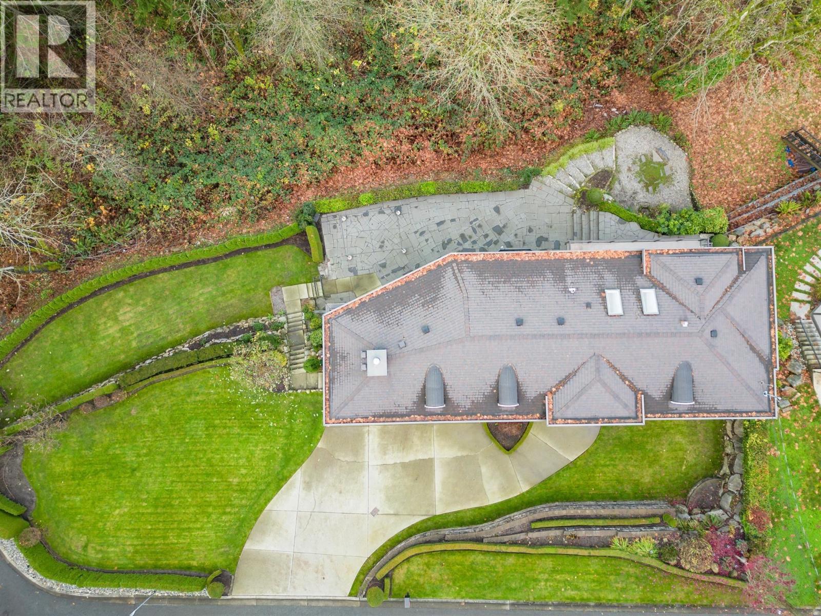 5521 Bessborough Drive, Burnaby, British Columbia  V5B 1E1 - Photo 37 - R3067627