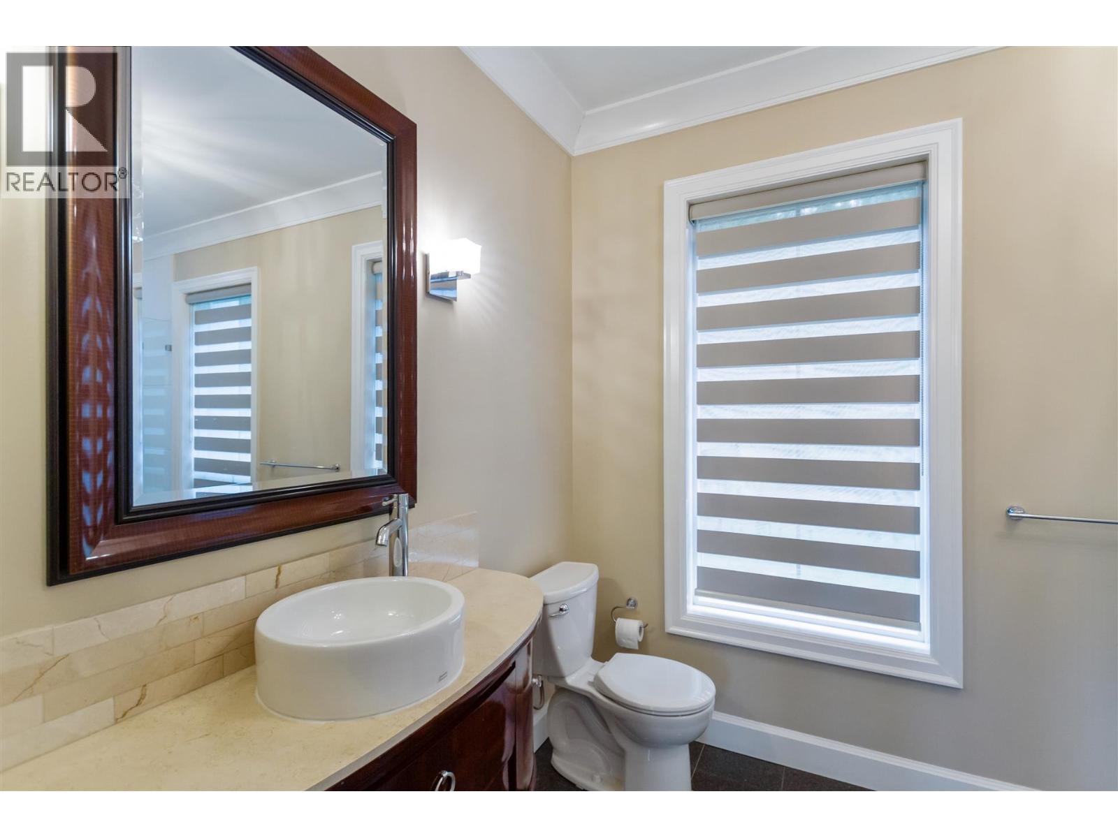 5521 Bessborough Drive, Burnaby, British Columbia  V5B 1E1 - Photo 20 - R3067627