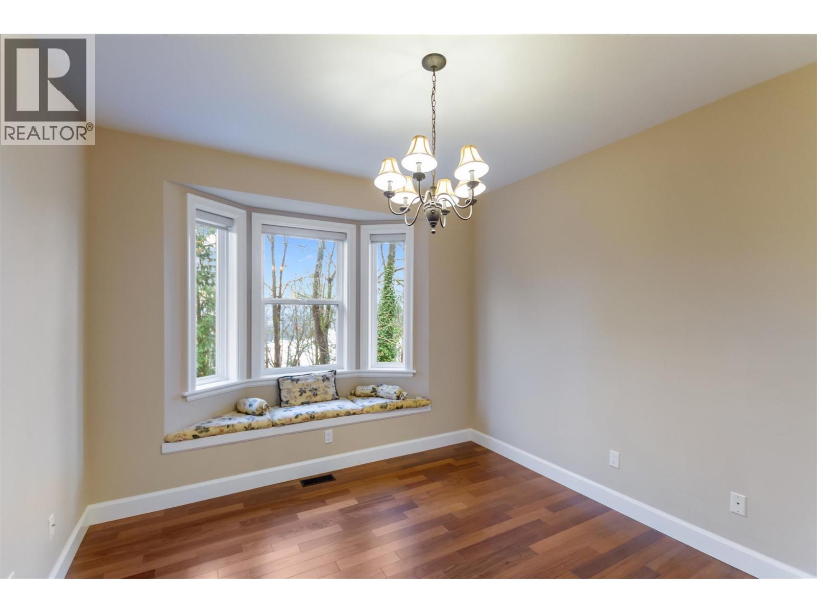 5521 Bessborough Drive, Burnaby, British Columbia  V5B 1E1 - Photo 21 - R3067627