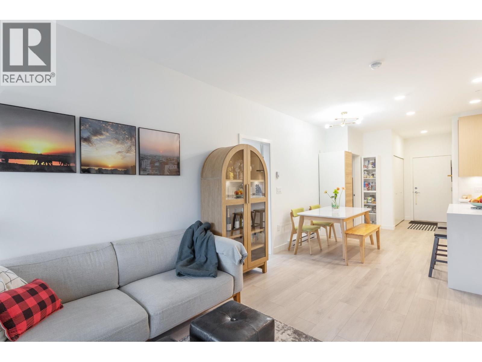 306 7588 16th Street, Burnaby, British Columbia  V3N 0H8 - Photo 5 - R3068960