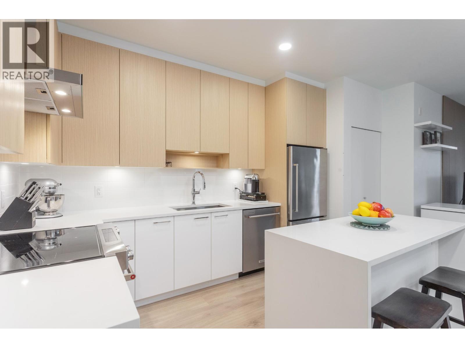 306 7588 16th Street, Burnaby, British Columbia  V3N 0H8 - Photo 6 - R3068960