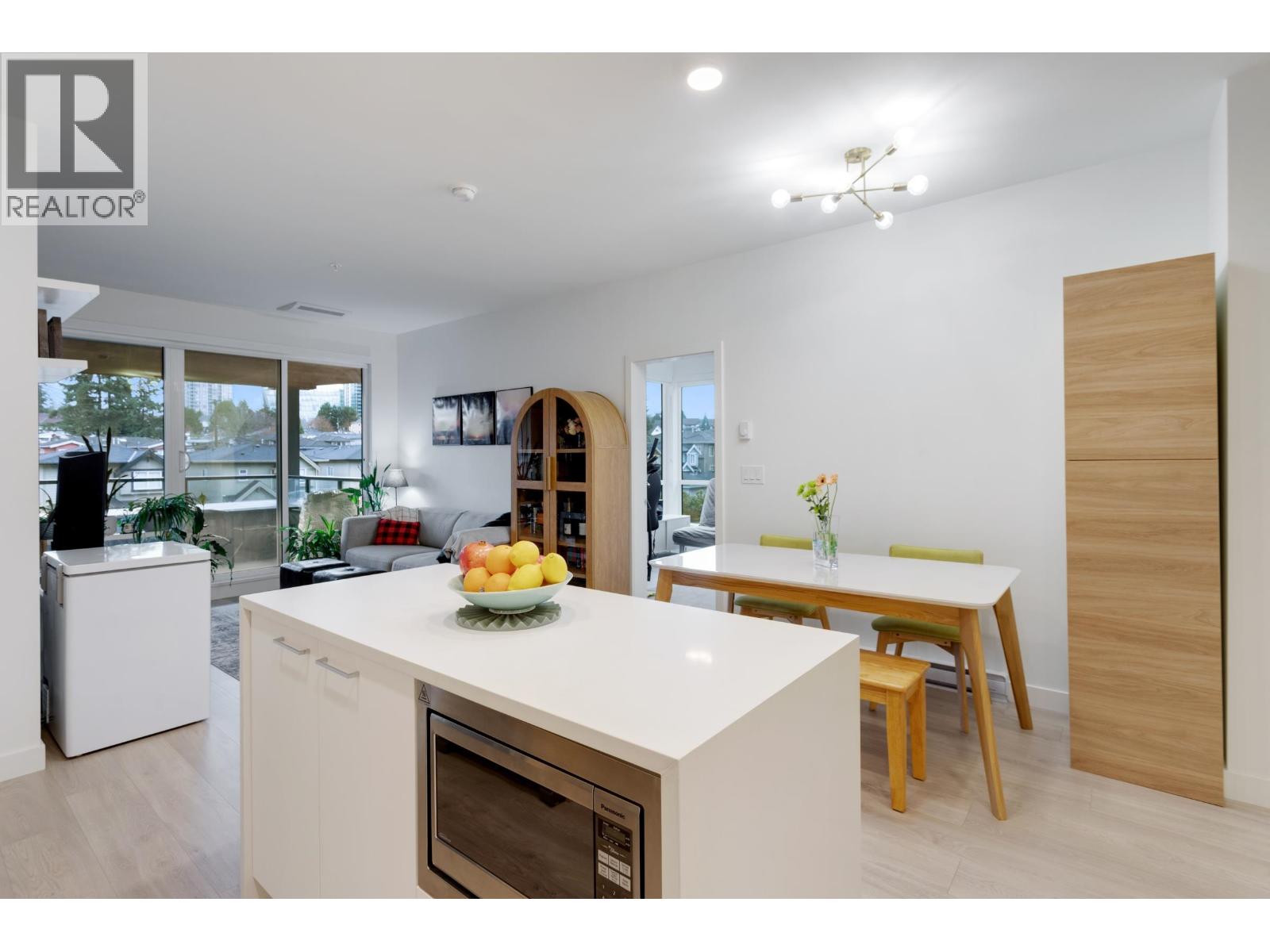 306 7588 16th Street, Burnaby, British Columbia  V3N 0H8 - Photo 8 - R3068960