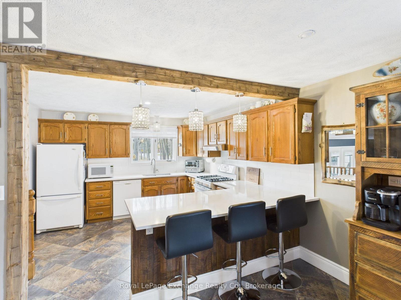 502 Lynden Crescent, Kincardine, Ontario N2Z 3B1 - Photo 6 - X12551066