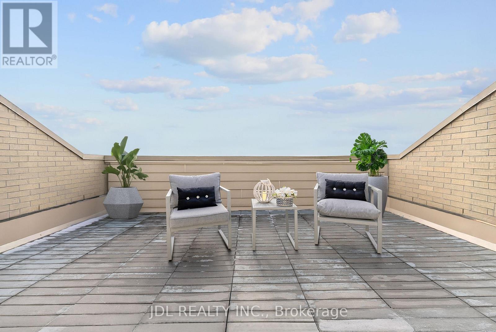 116 Betty Roman Boulevard, Markham, Ontario  L6C 0C8 - Photo 8 - N12560866