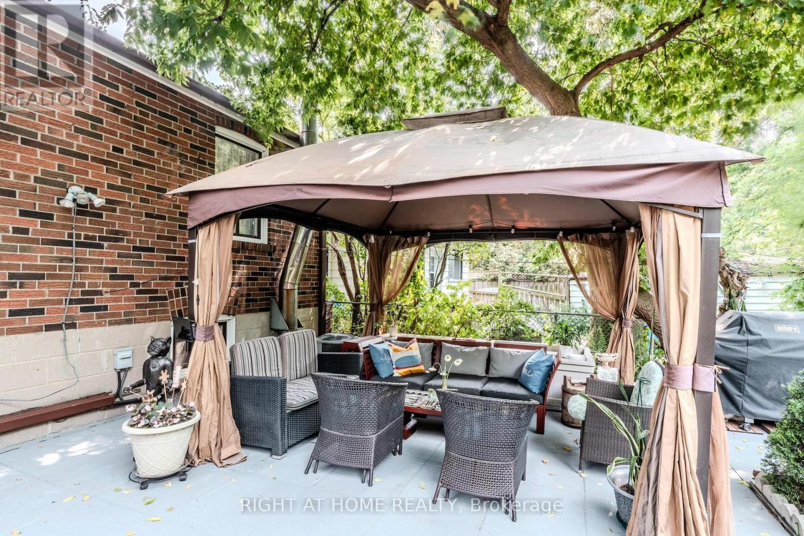 218 South Woodrow Boulevard, Toronto, Ontario  M1N 3L9 - Photo 14 - E12561028