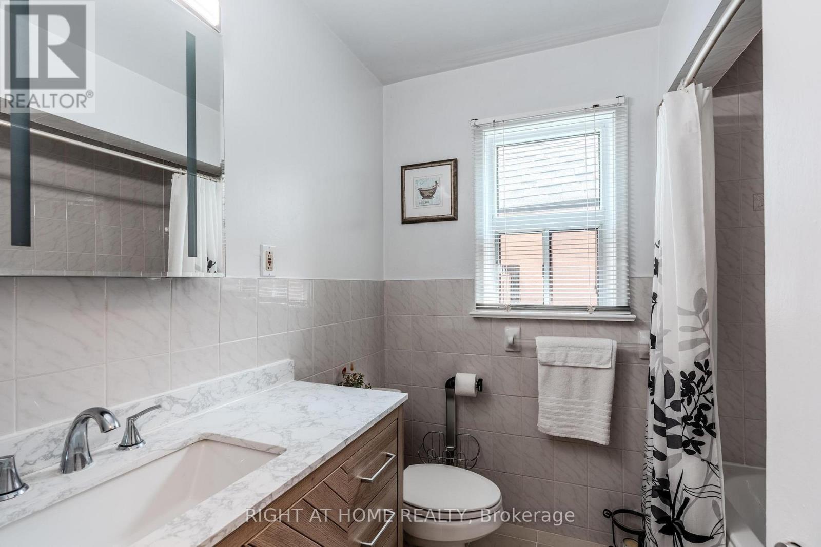 218 South Woodrow Boulevard, Toronto, Ontario  M1N 3L9 - Photo 9 - E12561028