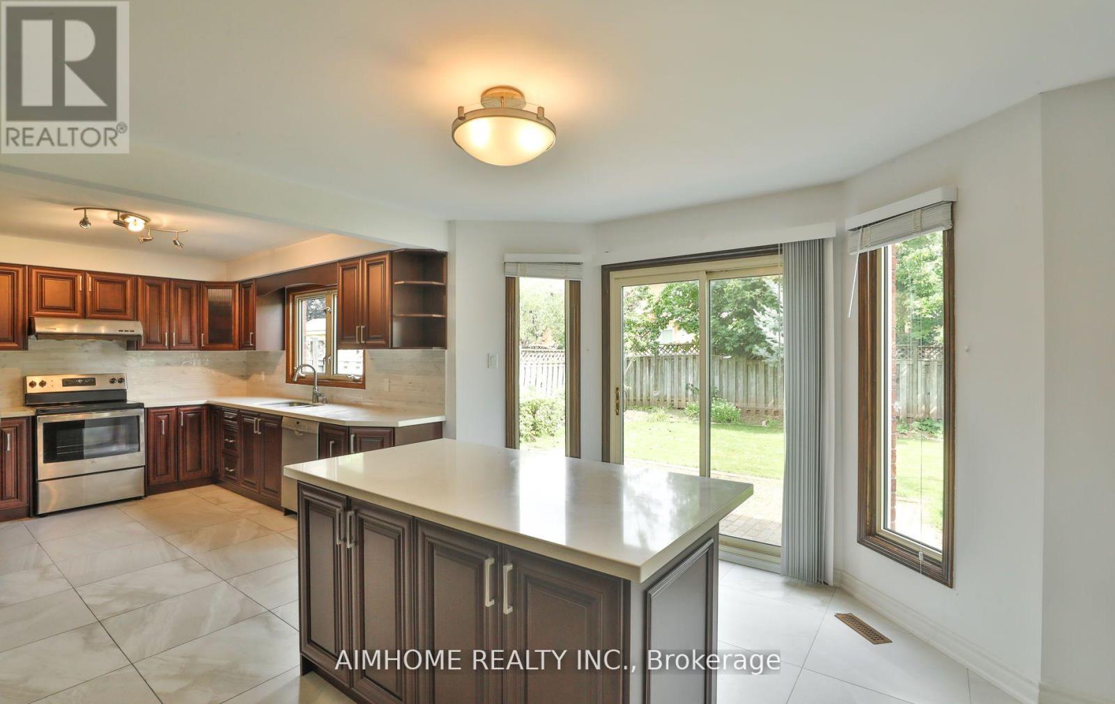 1339 Windrush Drive, Oakville, Ontario  L6M 1W4 - Photo 15 - W12561032