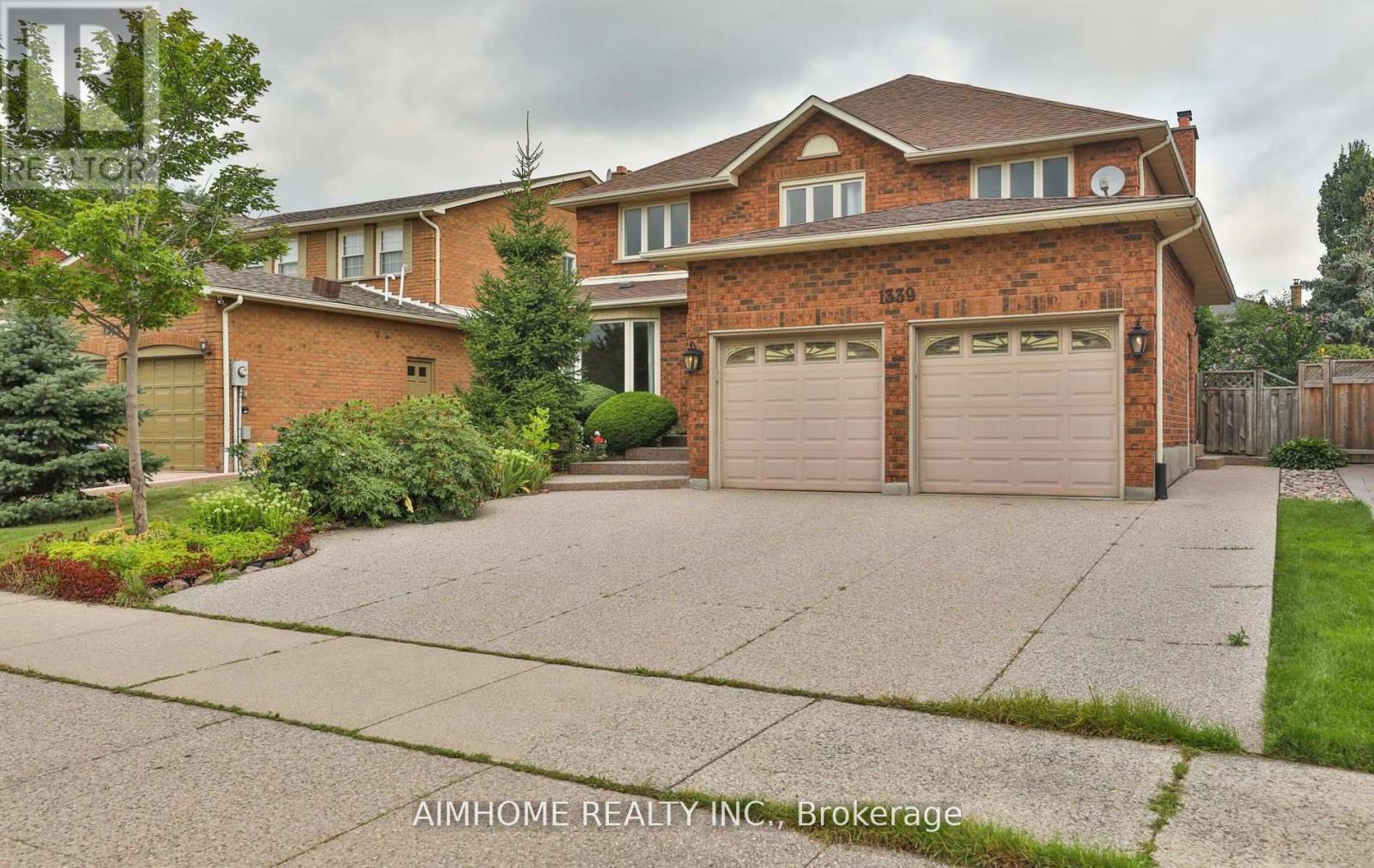 1339 Windrush Drive, Oakville, Ontario  L6M 1W4 - Photo 2 - W12561032