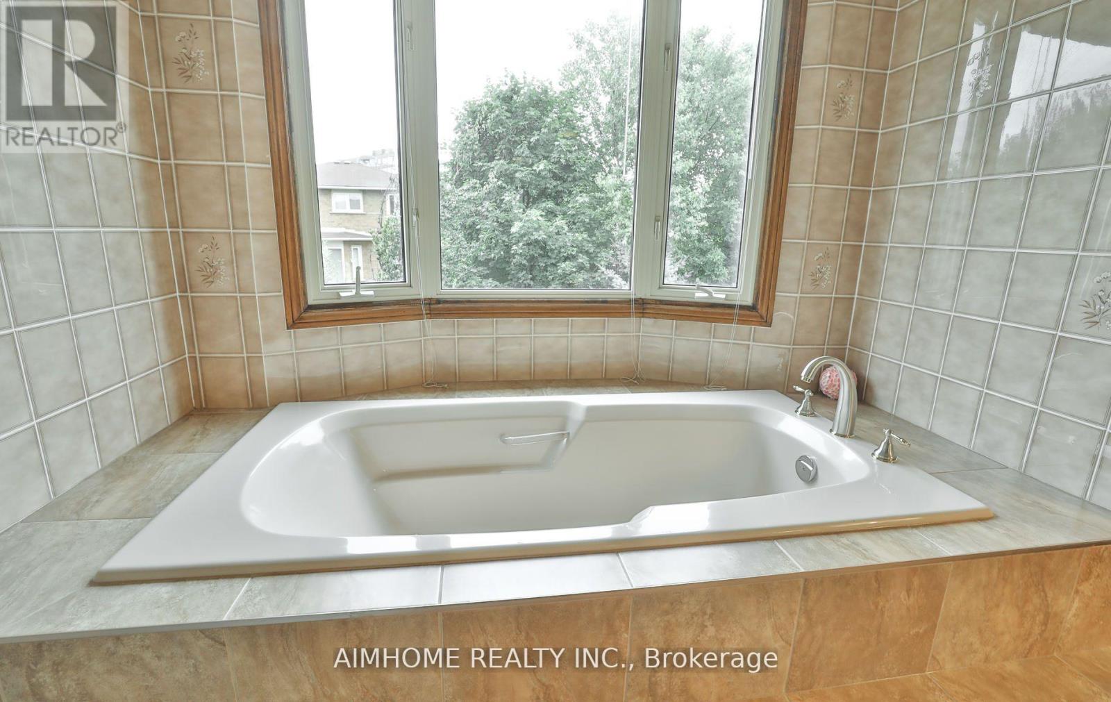 1339 Windrush Drive, Oakville, Ontario  L6M 1W4 - Photo 30 - W12561032