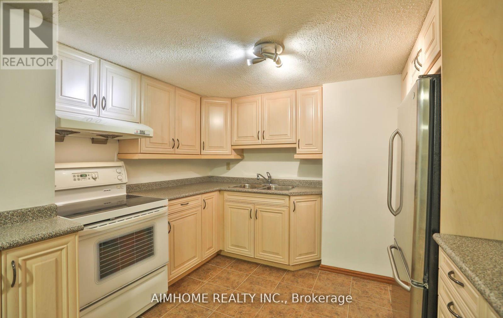 1339 Windrush Drive, Oakville, Ontario  L6M 1W4 - Photo 43 - W12561032