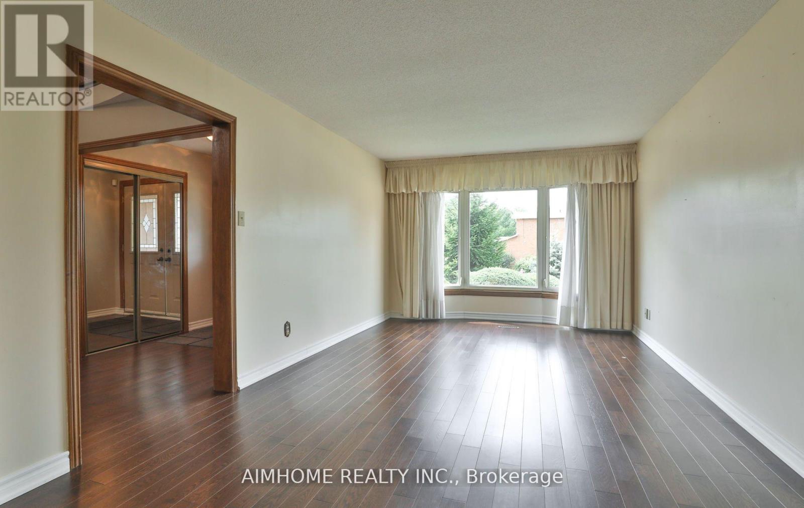 1339 Windrush Drive, Oakville, Ontario  L6M 1W4 - Photo 6 - W12561032