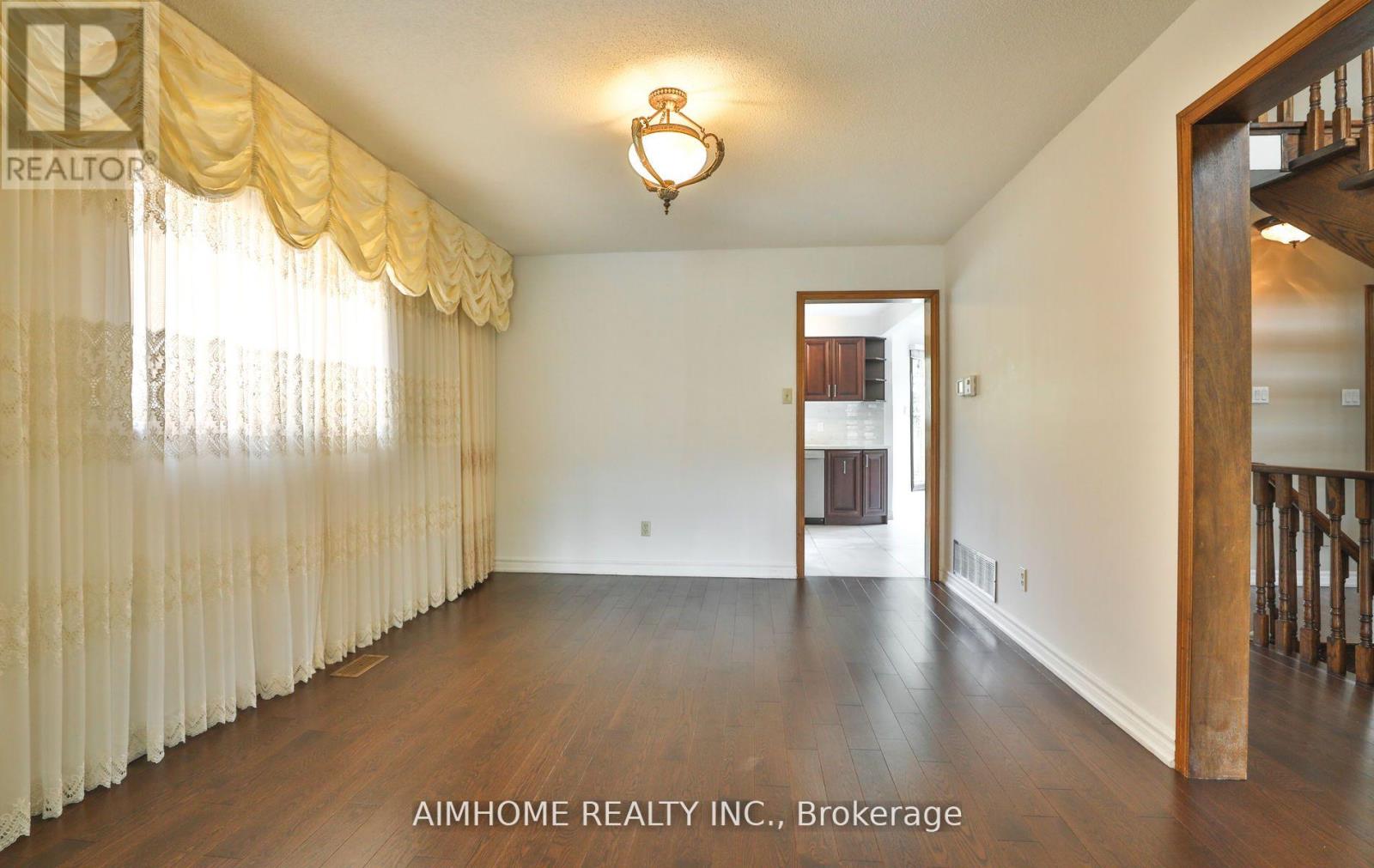 1339 Windrush Drive, Oakville, Ontario  L6M 1W4 - Photo 8 - W12561032