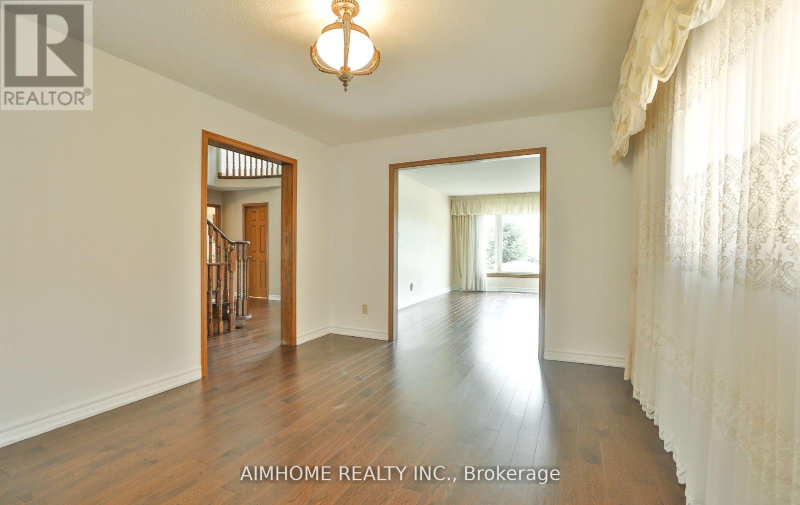 1339 Windrush Drive, Oakville, Ontario  L6M 1W4 - Photo 9 - W12561032