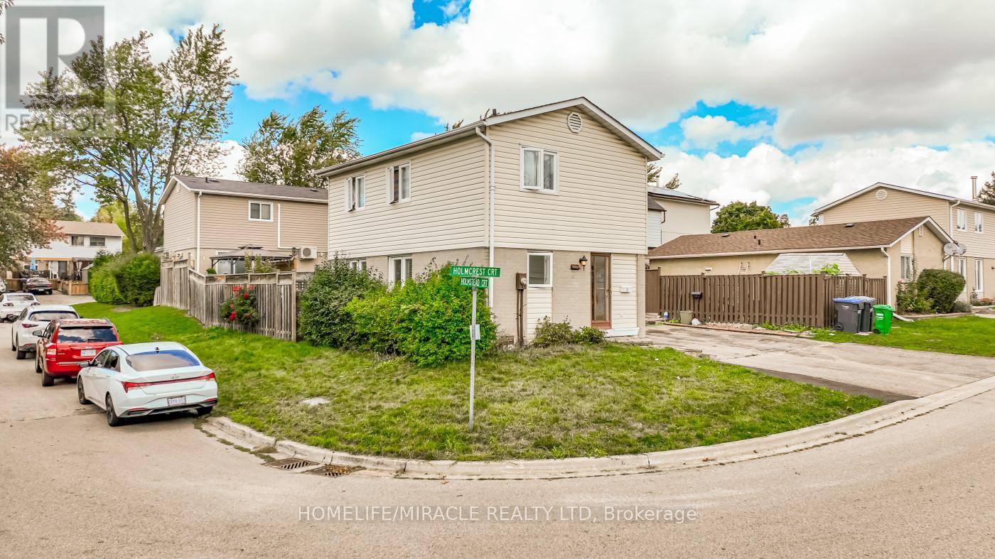 5 Holmcrest Court, Brampton, Ontario  L6S 1R6 - Photo 2 - W12513758