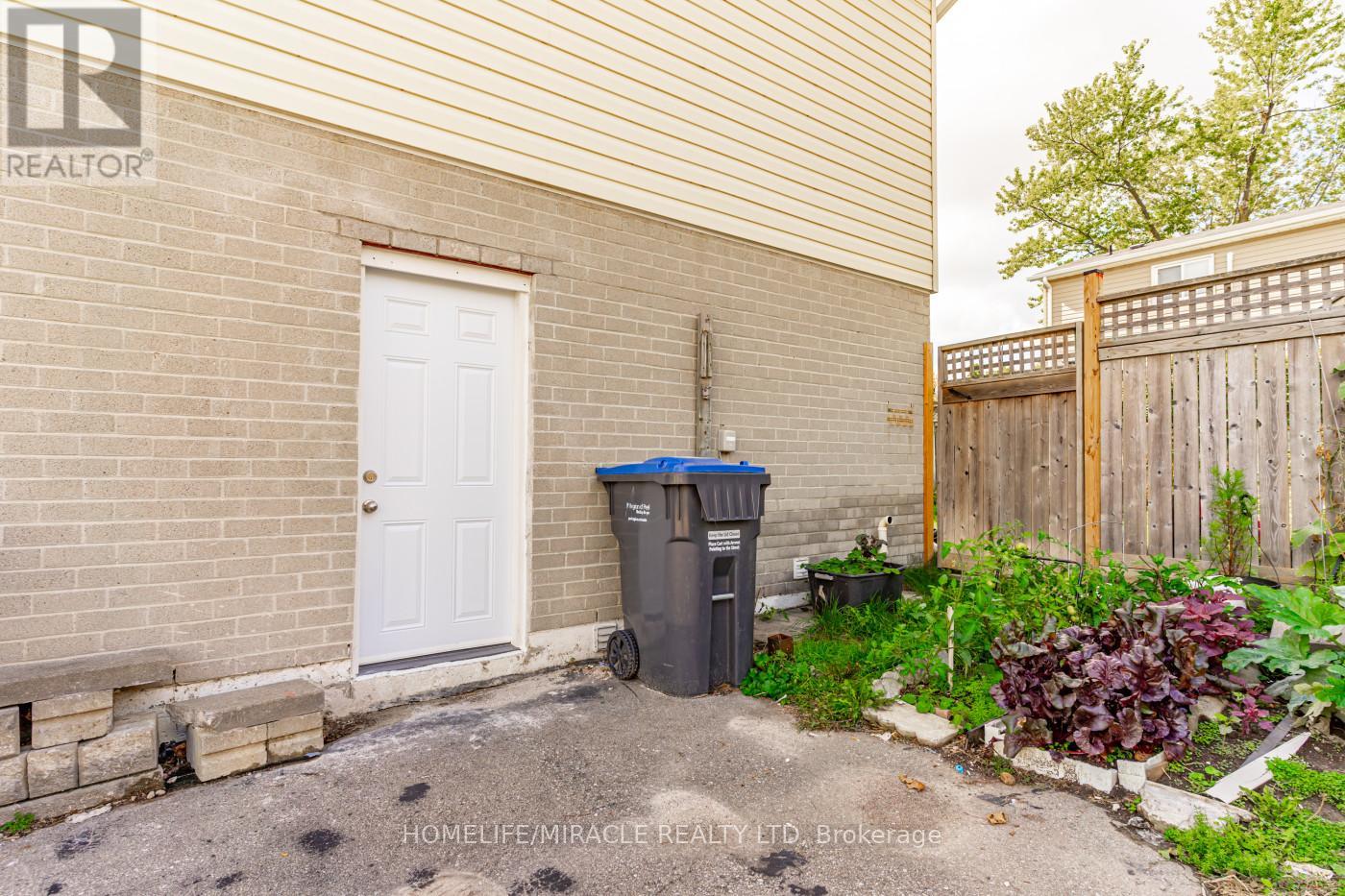 5 Holmcrest Court, Brampton, Ontario  L6S 1R6 - Photo 24 - W12513758