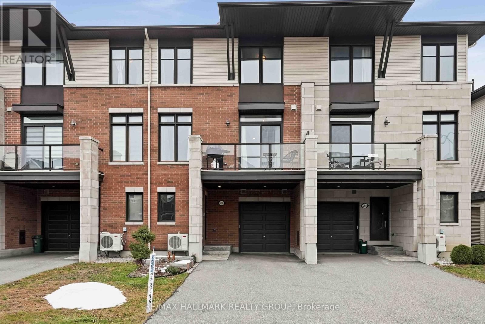 210 HAWKMERE WAY, Ottawa, Ontario