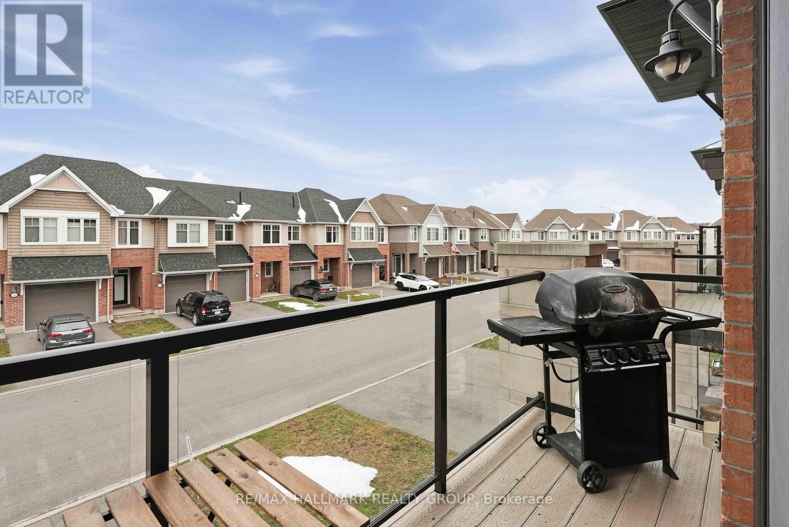 210 Hawkmere Way, Ottawa, Ontario K1T 0R5 - Photo 16 - X12561048