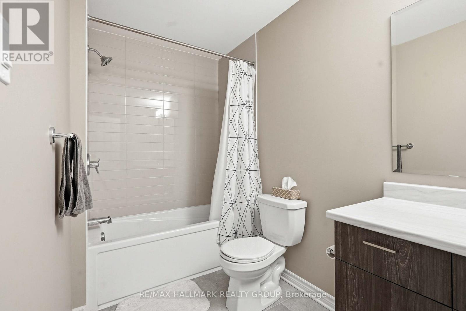 210 Hawkmere Way, Ottawa, Ontario K1T 0R5 - Photo 17 - X12561048