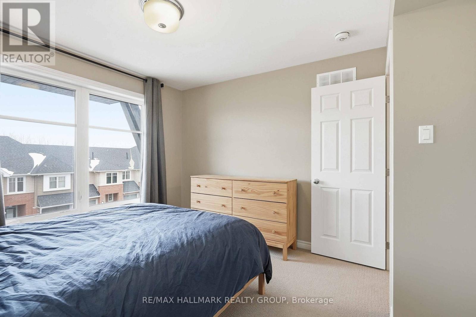 210 Hawkmere Way, Ottawa, Ontario K1T 0R5 - Photo 19 - X12561048