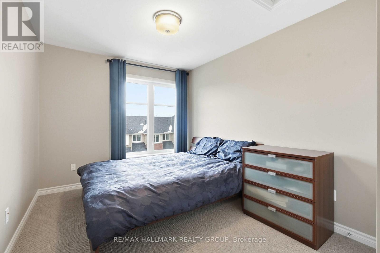 210 Hawkmere Way, Ottawa, Ontario K1T 0R5 - Photo 23 - X12561048