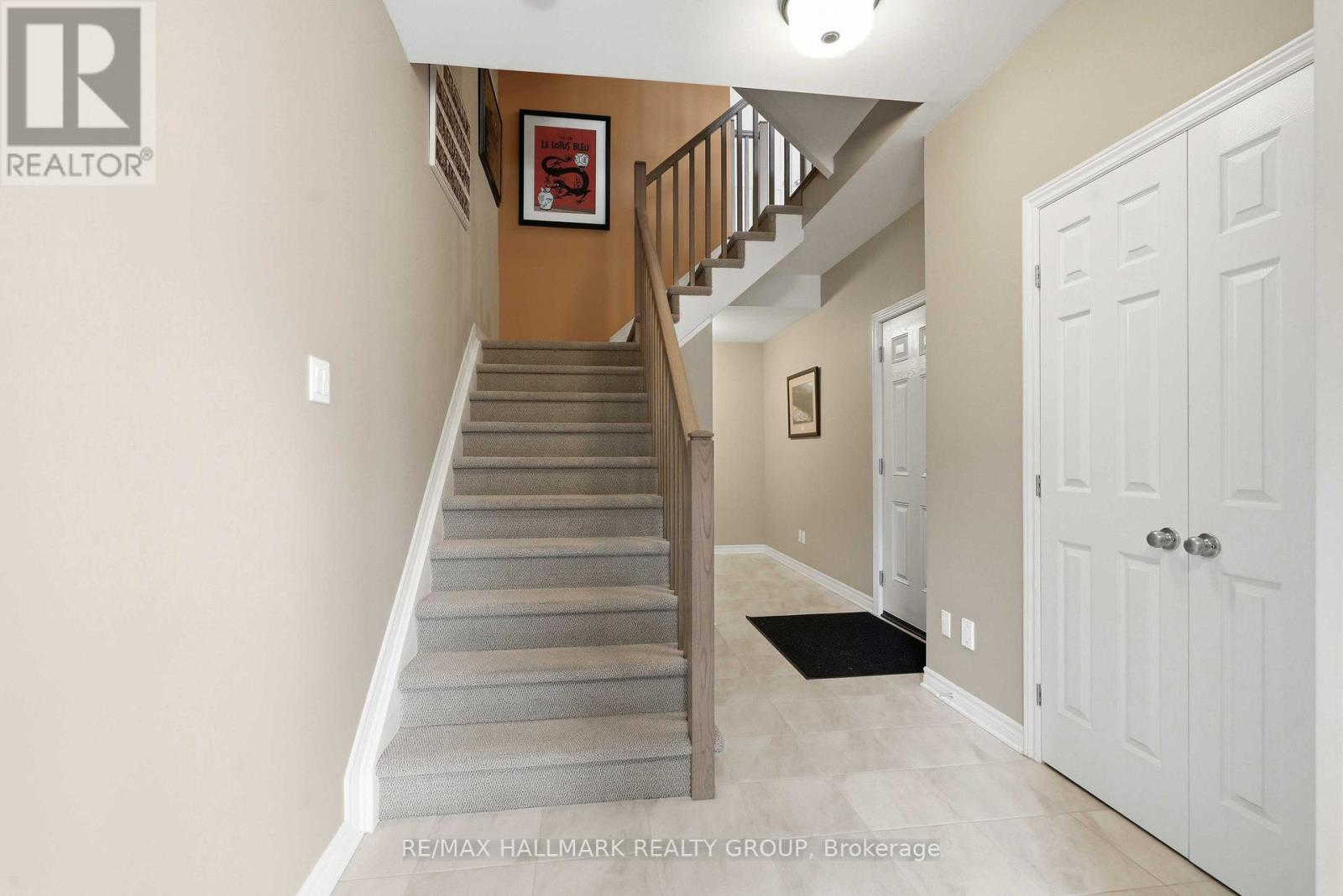 210 Hawkmere Way, Ottawa, Ontario K1T 0R5 - Photo 28 - X12561048